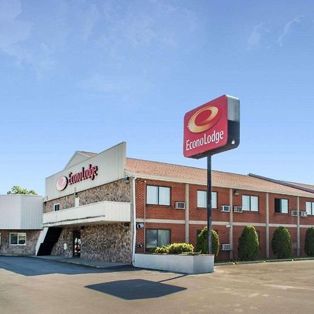 Econo Lodge Darien Lakes Corfu Buitenkant foto