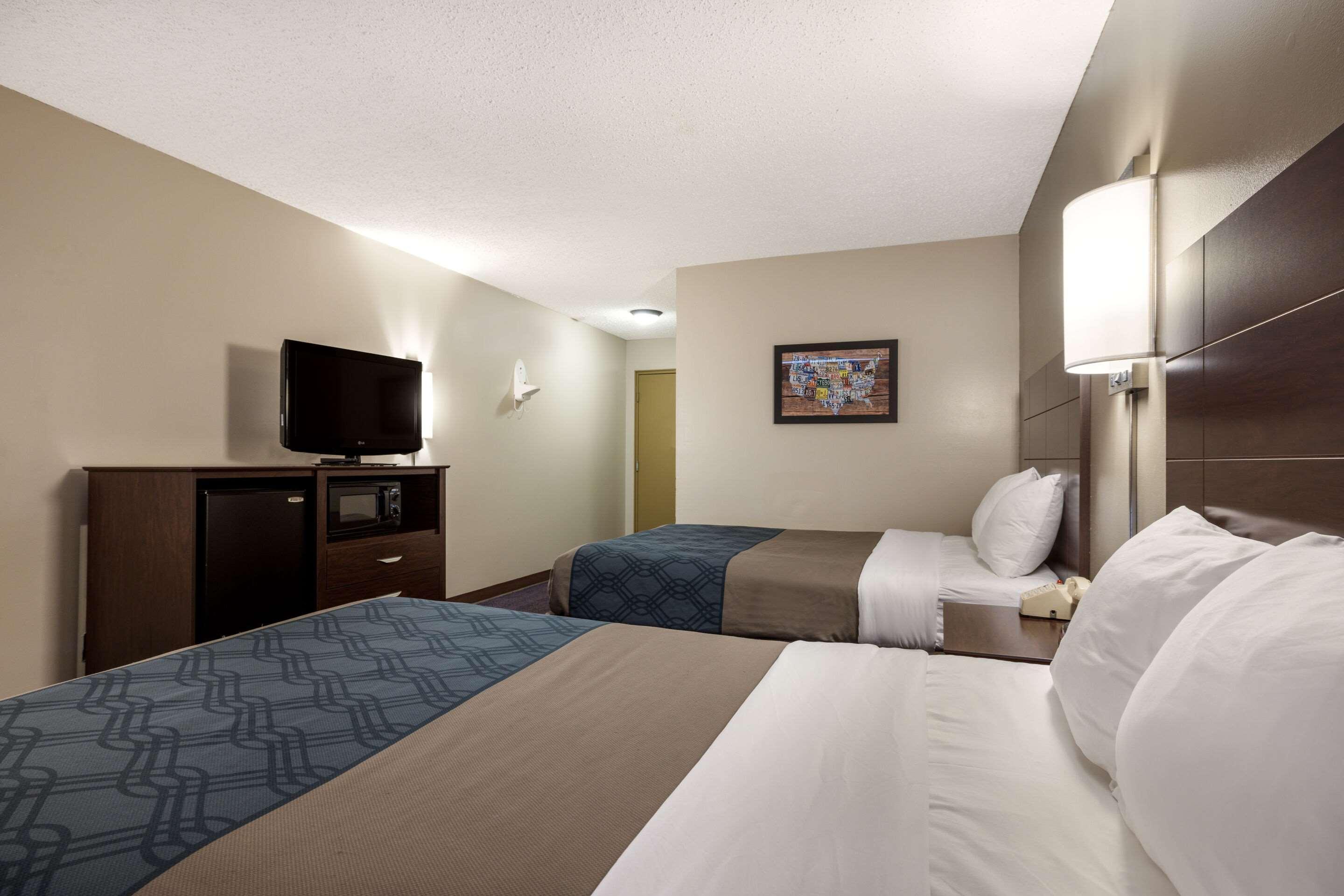 Econo Lodge Darien Lakes Corfu Buitenkant foto