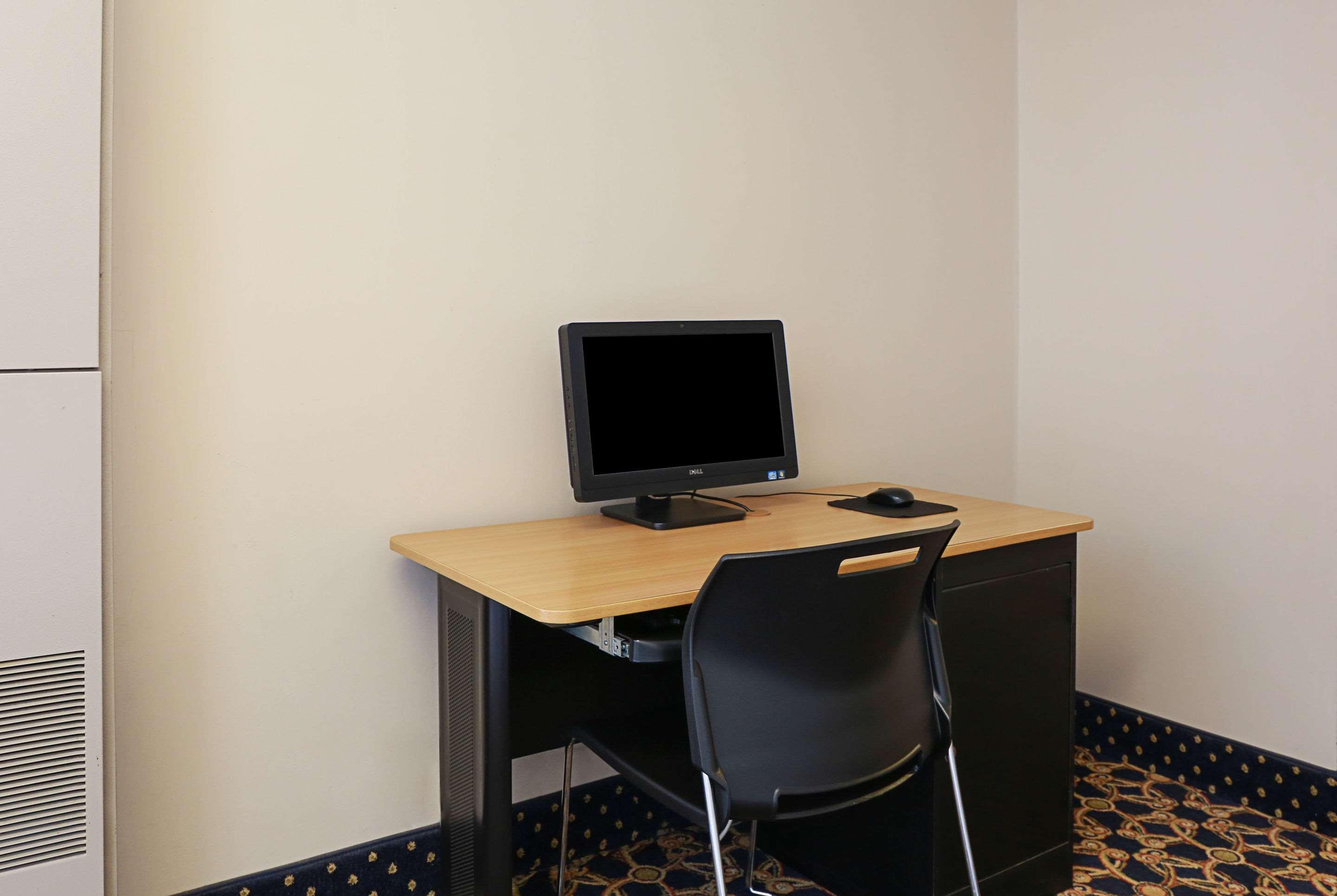 Econo Lodge Darien Lakes Corfu Buitenkant foto